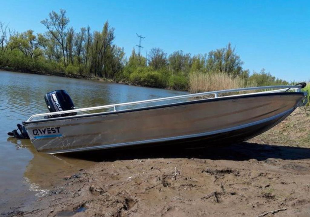 QWEST B301 ALUMINIUM BOOT MET V-BODEM - Afbeelding 2